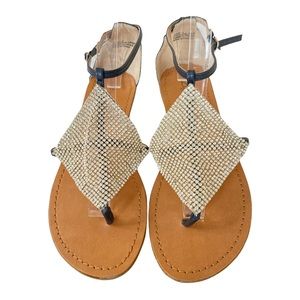 Zigi Soho Split Toe Flat Sandal Sz 8 Black.